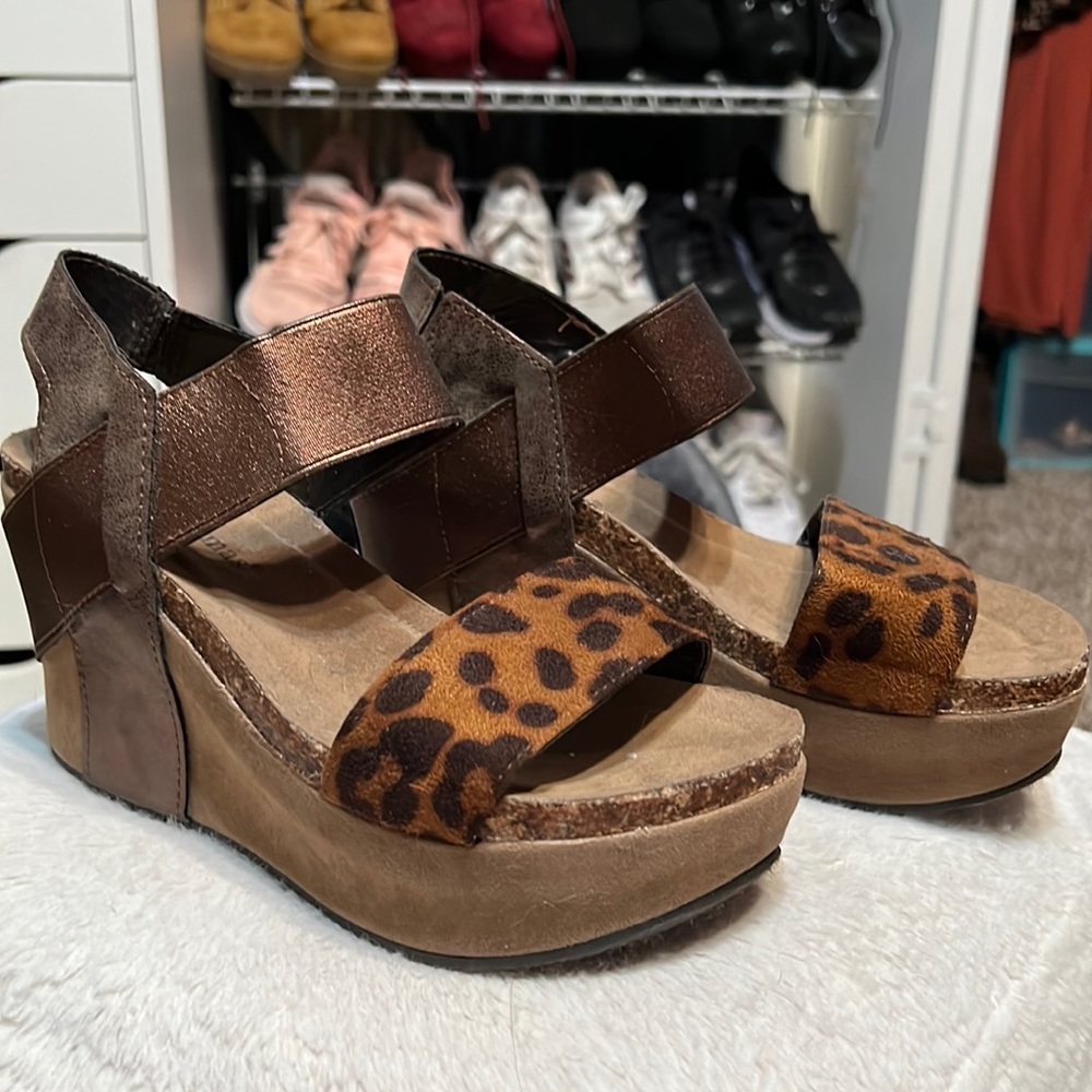 Pierre Dumas Hester Platform Wedges